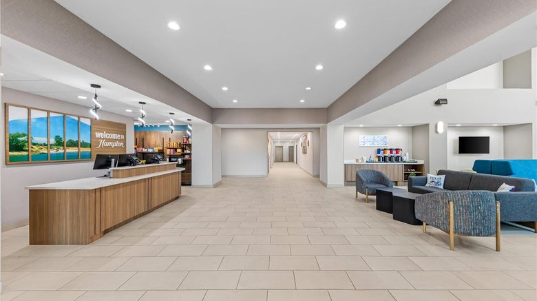 <b>Hampton Inn & Suites Palestine Lobby</b>. Images powered by <a href="https://iceportal.shijigroup.com/" title="IcePortal" target="_blank">IcePortal</a>.