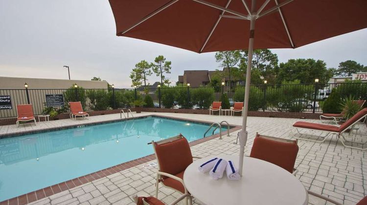Hampton Inn & Suites Port Arthur Pool