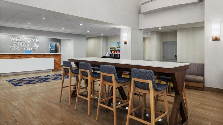 Hampton Inn & Suites Port Arthur Lobby