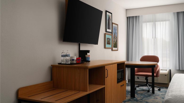 <b>Hampton Inn Hopewell Fort Lee Room</b>. Images powered by <a href="https://iceportal.shijigroup.com/" title="IcePortal" target="_blank">IcePortal</a>.