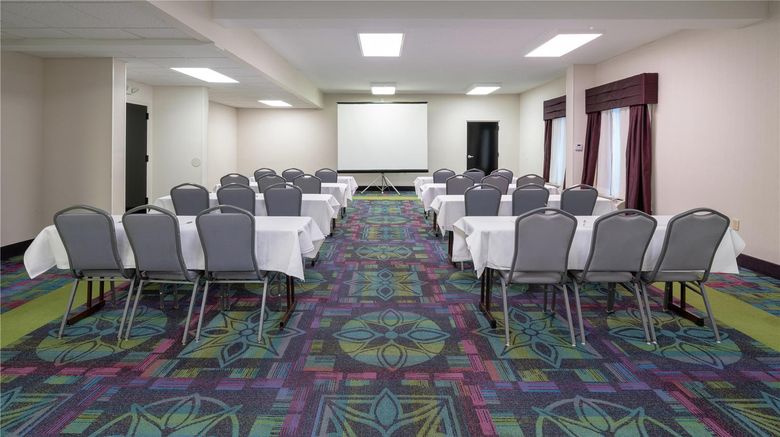 <b>Hampton Inn Hopewell Fort Lee Meeting</b>. Images powered by <a href="https://iceportal.shijigroup.com/" title="IcePortal" target="_blank">IcePortal</a>.