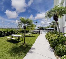 Hampton Inn Port Charlotte Exterior