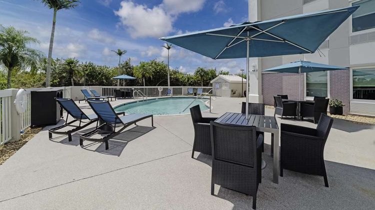 Hampton Inn Port Charlotte Pool