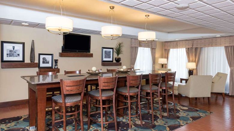 <b>Hampton Inn Port Huron Lobby</b>. Images powered by <a href="https://iceportal.shijigroup.com/" title="IcePortal" target="_blank">IcePortal</a>.