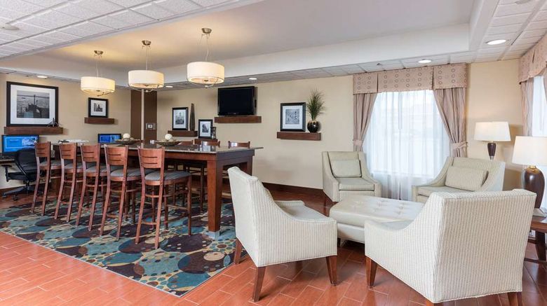 <b>Hampton Inn Port Huron Lobby</b>. Images powered by <a href="https://iceportal.shijigroup.com/" title="IcePortal" target="_blank">IcePortal</a>.