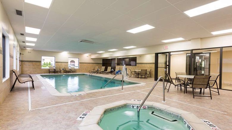 <b>Hampton Inn Port Huron Pool</b>. Images powered by <a href="https://iceportal.shijigroup.com/" title="IcePortal" target="_blank">IcePortal</a>.