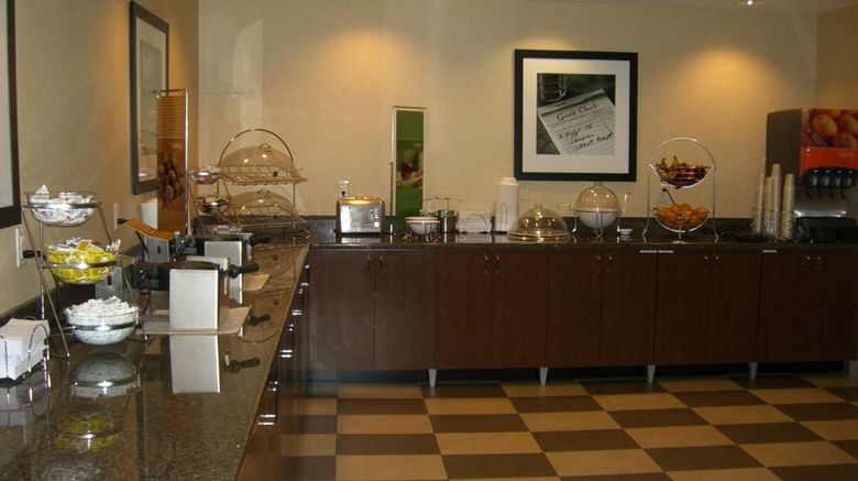 <b>Hampton Inn & Suites Pueblo North Restaurant</b>. Images powered by <a href="https://iceportal.shijigroup.com/" title="IcePortal" target="_blank">IcePortal</a>.