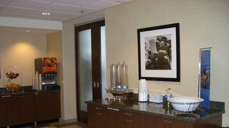 <b>Hampton Inn & Suites Pueblo North Restaurant</b>. Images powered by <a href="https://iceportal.shijigroup.com/" title="IcePortal" target="_blank">IcePortal</a>.