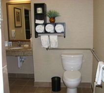 Hampton Inn & Suites Pueblo North Room