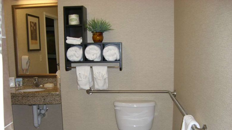 <b>Hampton Inn & Suites Pueblo North Room</b>. Images powered by <a href="https://iceportal.shijigroup.com/" title="IcePortal" target="_blank">IcePortal</a>.