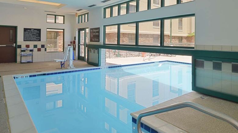 <b>Hampton Inn & Suites Pueblo Southgate Pool</b>. Images powered by <a href="https://iceportal.shijigroup.com/" title="IcePortal" target="_blank">IcePortal</a>.