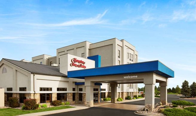 Hampton Inn & Suites Pueblo Southgate Exterior