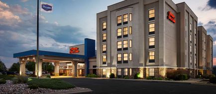 Hampton Inn & Suites Pueblo Southgate Exterior