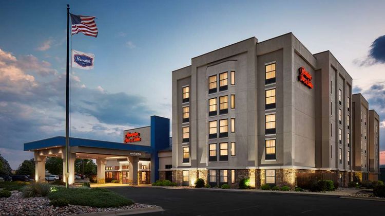 Hampton Inn & Suites Pueblo Southgate Exterior