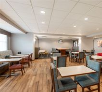Hampton Inn La Junta Lobby