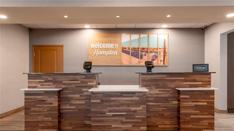 <b>Hampton Inn La Junta Lobby</b>. Images powered by <a href="https://iceportal.shijigroup.com/" title="IcePortal" target="_blank">IcePortal</a>.