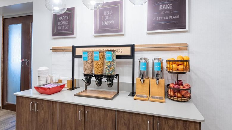 <b>Hampton Inn La Junta Restaurant</b>. Images powered by <a href="https://iceportal.shijigroup.com/" title="IcePortal" target="_blank">IcePortal</a>.