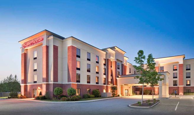 Hampton Inn/Suites Providence/Smithfield Exterior