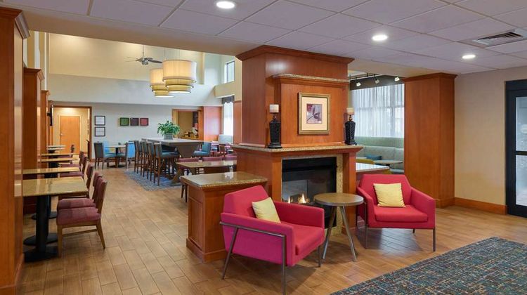 Hampton Inn/Suites Providence/Smithfield Lobby