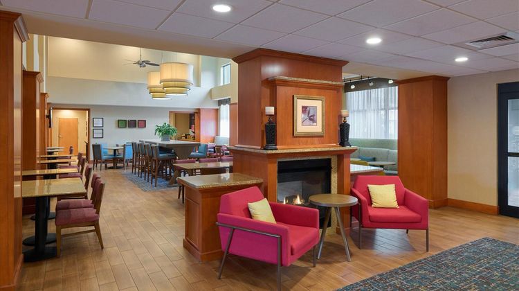 Hampton Inn/Suites Providence/Smithfield Lobby
