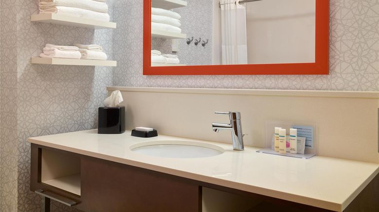 <b>Hampton Inn/Suites Providence/Smithfield Room</b>. Images powered by <a href="https://iceportal.shijigroup.com/" title="IcePortal" target="_blank">IcePortal</a>.