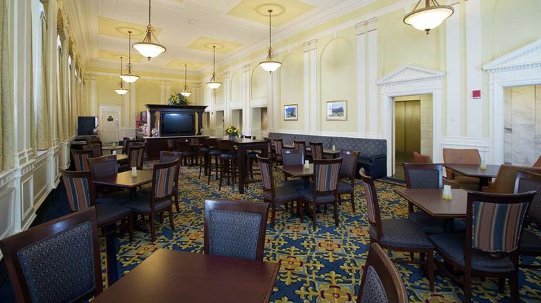 <b>Hampton Inn & Suites-Providence Downtown Lobby</b>. Images powered by <a href="https://iceportal.shijigroup.com/" title="IcePortal" target="_blank">IcePortal</a>.