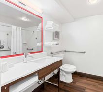 Hampton Inn Pennsville Room
