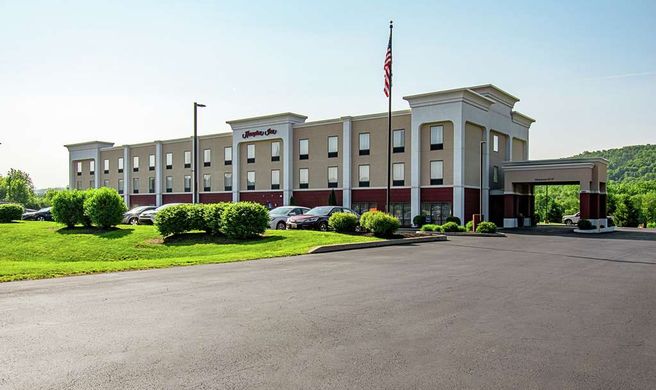 Hampton Inn Pine Grove Exterior