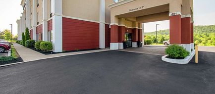 Hampton Inn Pine Grove Exterior