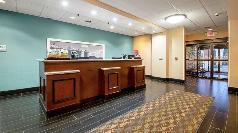 <b>Hampton Inn Pine Grove Lobby</b>. Images powered by <a href="https://iceportal.shijigroup.com/" title="IcePortal" target="_blank">IcePortal</a>.