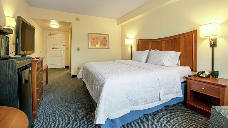<b>Hampton Inn Pine Grove Room</b>. Images powered by <a href="https://iceportal.shijigroup.com/" title="IcePortal" target="_blank">IcePortal</a>.