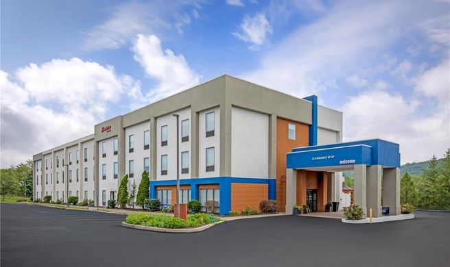 Hampton Inn Pine Grove Exterior