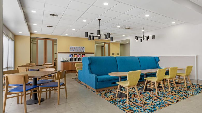 <b>Hampton Inn Pine Grove Lobby</b>. Images powered by <a href="https://iceportal.shijigroup.com/" title="IcePortal" target="_blank">IcePortal</a>.