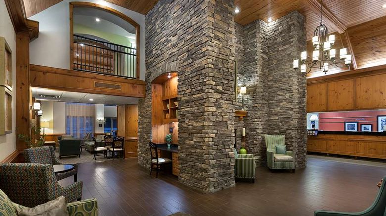 <b>Hampton Inn & Suites Charlotte/Pineville Lobby</b>. Images powered by <a href="https://iceportal.shijigroup.com/" title="IcePortal" target="_blank">IcePortal</a>.