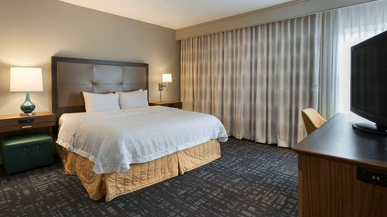 <b>Hampton Inn & Suites Charlotte/Pineville Room</b>. Images powered by <a href="https://iceportal.shijigroup.com/" title="IcePortal" target="_blank">IcePortal</a>.