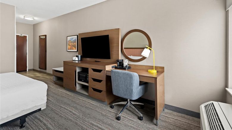 <b>Hampton Inn Provo Room</b>. Images powered by <a href="https://iceportal.shijigroup.com/" title="IcePortal" target="_blank">IcePortal</a>.