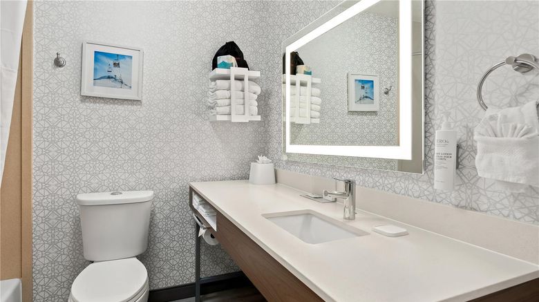 <b>Hampton Inn Provo Room</b>. Images powered by <a href="https://iceportal.shijigroup.com/" title="IcePortal" target="_blank">IcePortal</a>.