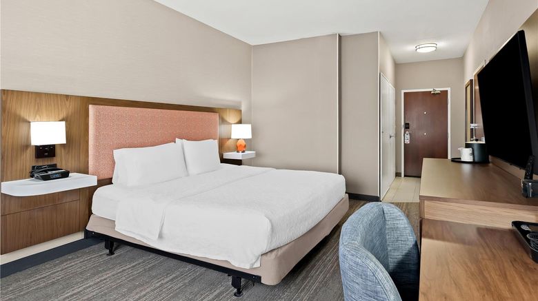 <b>Hampton Inn Provo Room</b>. Images powered by <a href="https://iceportal.shijigroup.com/" title="IcePortal" target="_blank">IcePortal</a>.