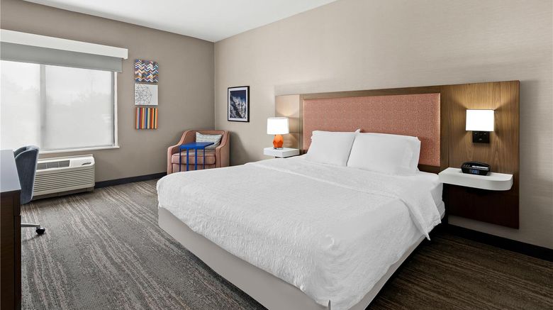 <b>Hampton Inn Provo Room</b>. Images powered by <a href="https://iceportal.shijigroup.com/" title="IcePortal" target="_blank">IcePortal</a>.