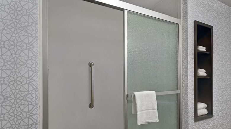 <b>Hampton Inn Bath Brunswick Area Room</b>. Images powered by <a href="https://iceportal.shijigroup.com/" title="IcePortal" target="_blank">IcePortal</a>.