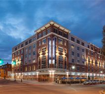 Hampton Inn Portland Downtown-Waterfront Exterior