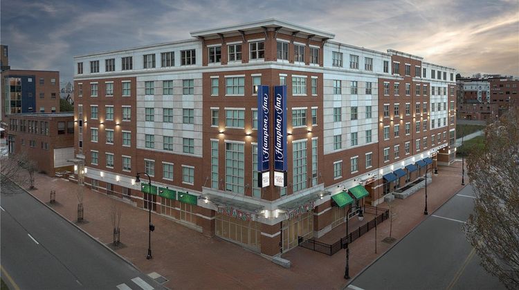 Hampton Inn Portland Downtown-Waterfront Exterior