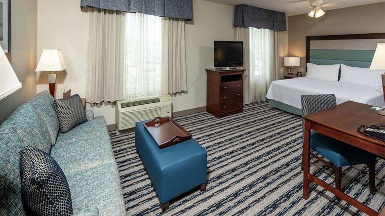 <b>Homewood Suites Portland Room</b>. Images powered by <a href="https://iceportal.shijigroup.com/" title="IcePortal" target="_blank">IcePortal</a>.
