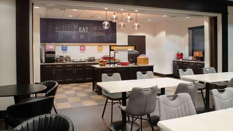 <b>Hampton Inn Lewiston/Auburn Restaurant</b>. Images powered by <a href="https://iceportal.shijigroup.com/" title="IcePortal" target="_blank">IcePortal</a>.