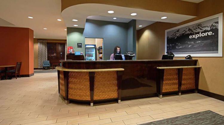 Hampton Inn & Suites Bremerton Lobby