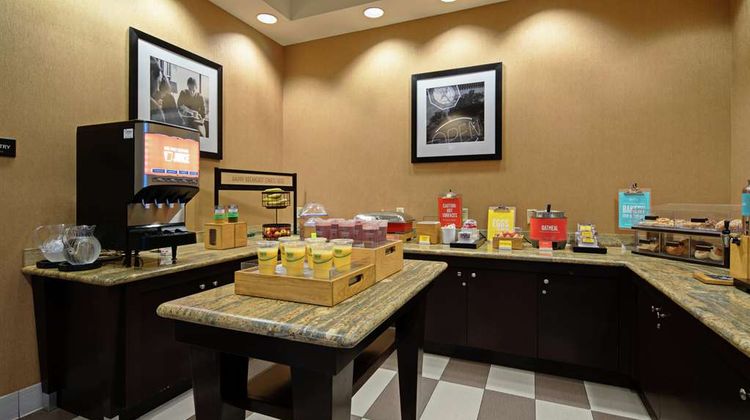 Hampton Inn & Suites Bremerton Restaurant