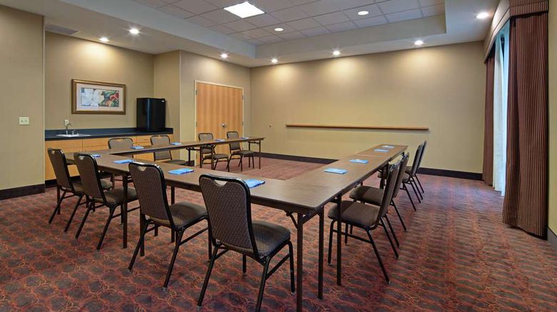 <b>Hampton Inn & Suites Bremerton Meeting</b>. Images powered by <a href="https://iceportal.shijigroup.com/" title="IcePortal" target="_blank">IcePortal</a>.