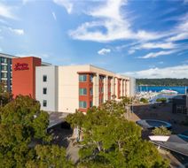 Hampton Inn & Suites Bremerton Exterior