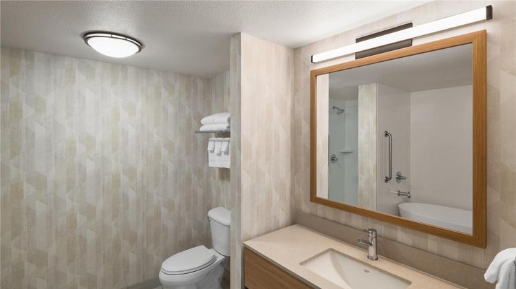 Hampton Inn & Suites Bremerton Room