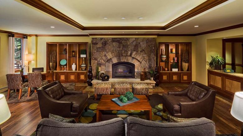 <b>Hilton Grand Vac Valdoro Mountain Lodge Lobby</b>. Images powered by <a href="https://iceportal.shijigroup.com/" title="IcePortal" target="_blank">IcePortal</a>.
